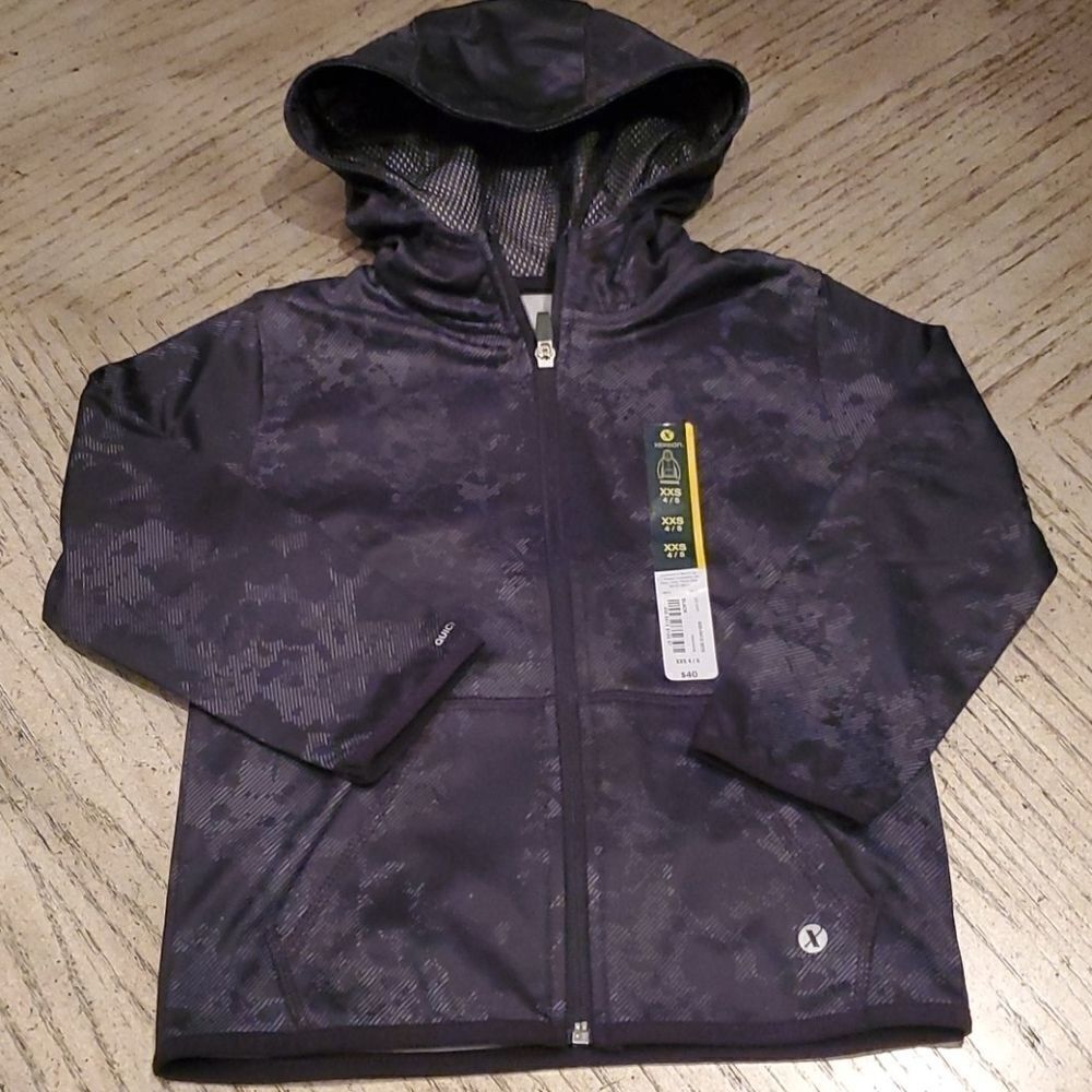 Boys size 4/5 zipup jacket by Xersion. NWT.